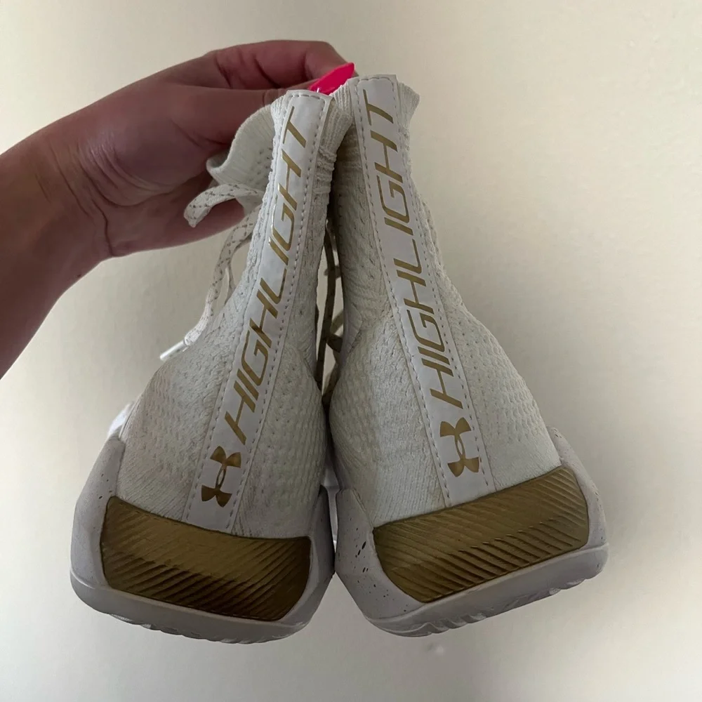 brand new under armor volleyball shoes - Picture 2 of 3